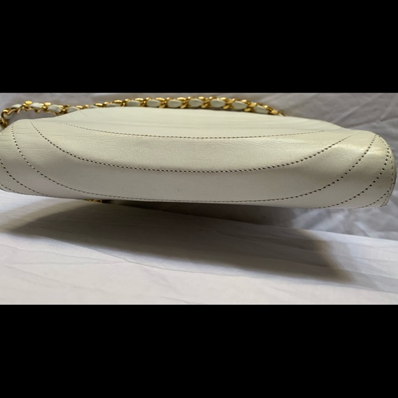 🥳Chanel flap handbag cream colored softest lamb! Authentic- - Picture 3 of 8
